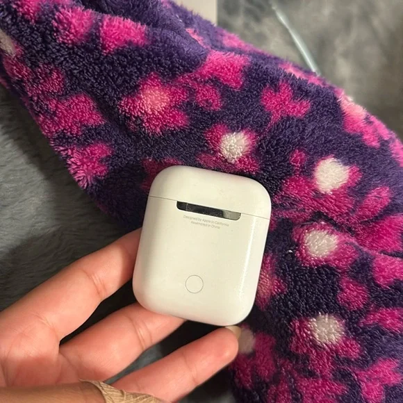 Apple Airpods (2nd generation)